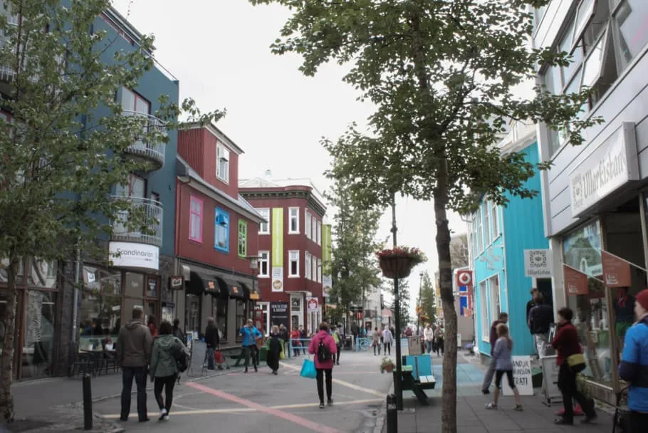 Batiments colorés en bois dans la capitale Islandaise