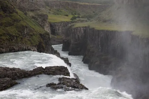 Cascade dans le sud de l'Islande