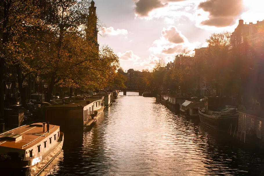 Amsterdam, canaux au coucher de soleil