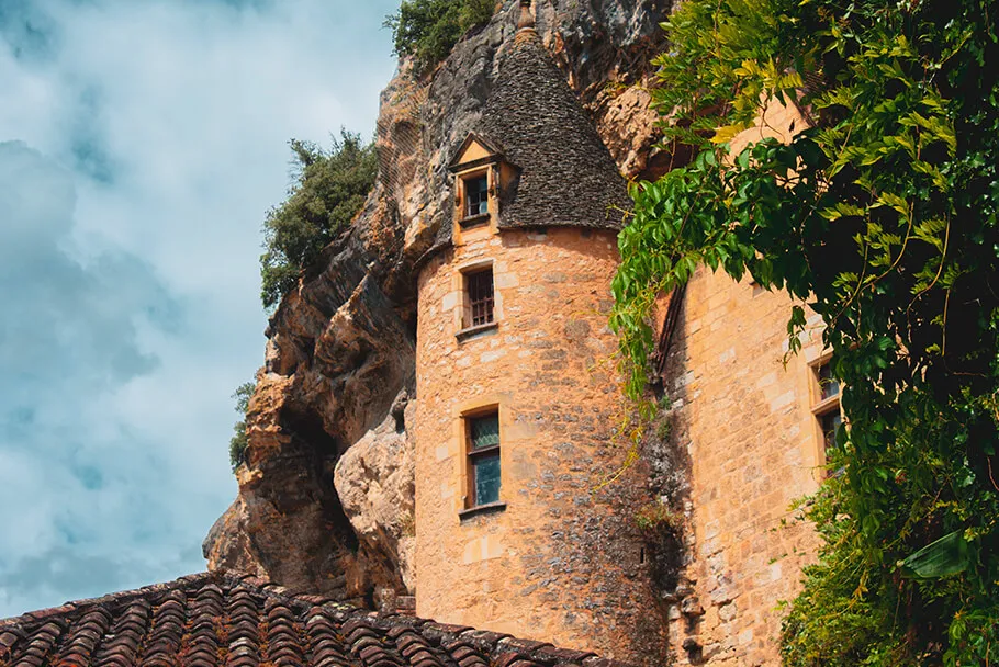 Le château dans la roche de La Roque-Gageac