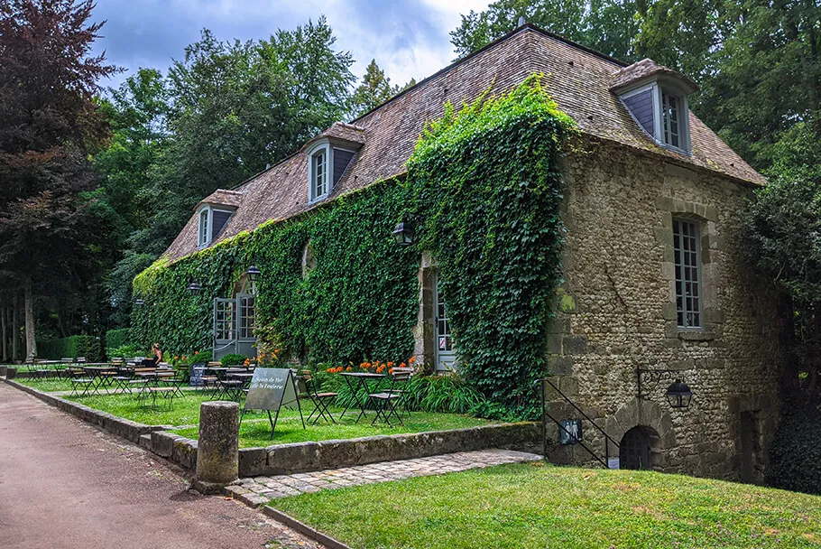 Le salon de thé du château de Courances