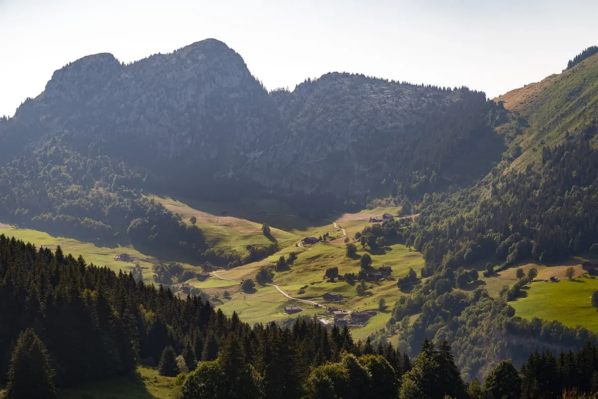 Vue sur les Nants, depuis la télécabine du Rosay