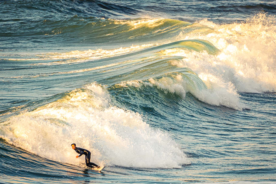 Surf au coucher de soleil, Pays-Basque