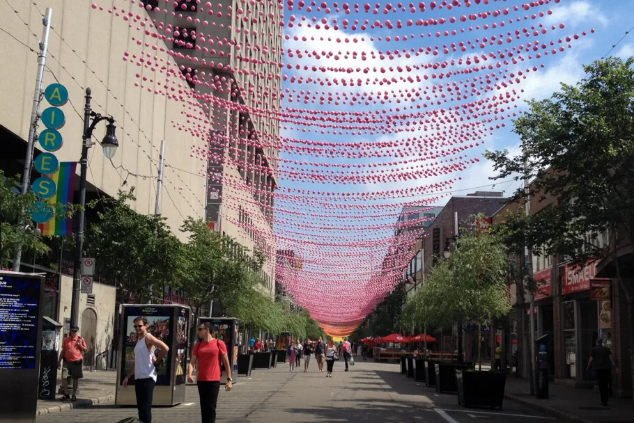 Quartier Berry Uquam à Montréal