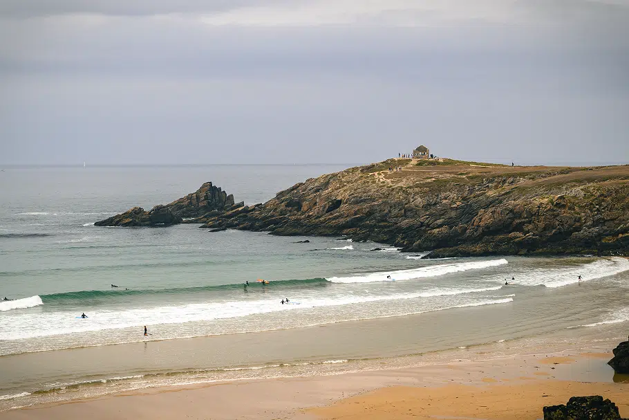 Côte sauvage - Port Rhu. 