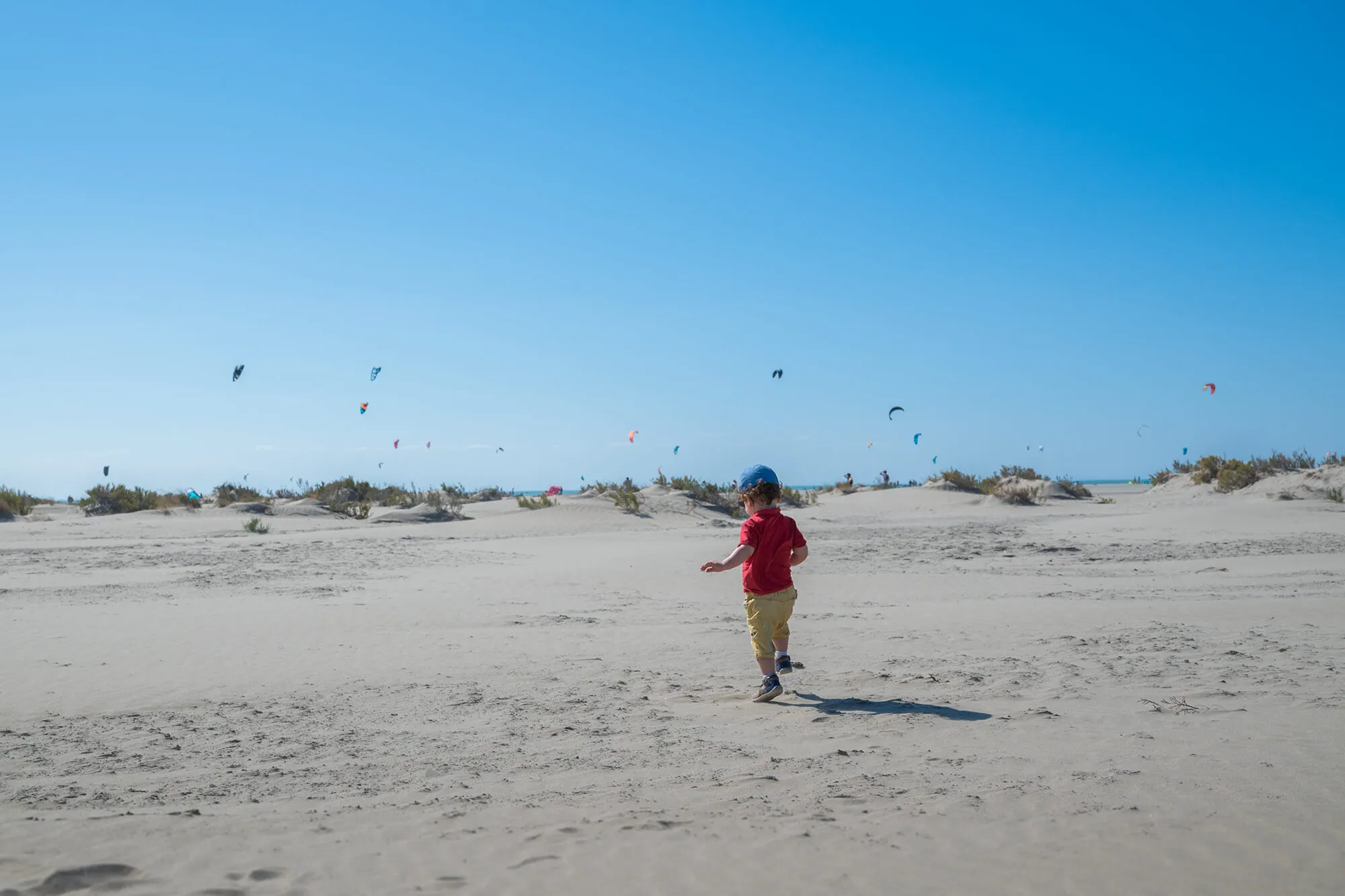 Victor danse sur la plage de Beauduc