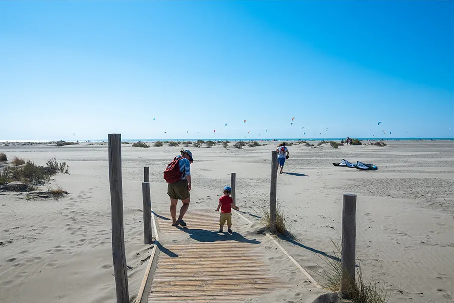 La plage de Beauduc et ses kitesurf