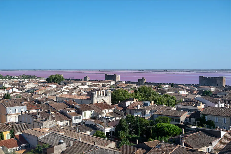 Vue sur la ville depuis les remparts d'Aigues-Mortes